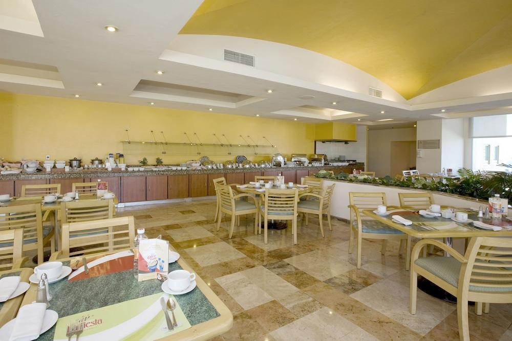 Fiesta Inn Express San Luis Potosi Oriente Екстер'єр фото