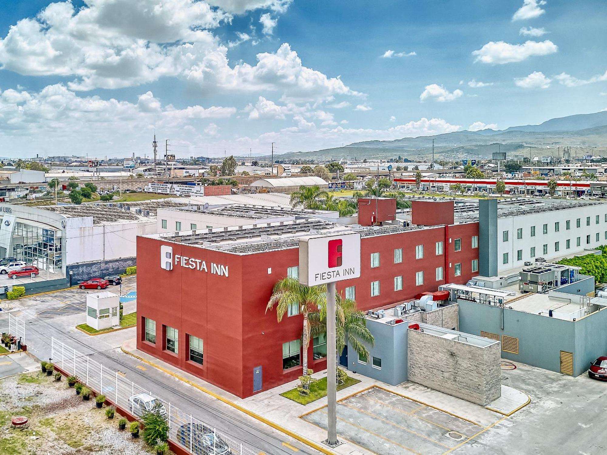 Fiesta Inn Express San Luis Potosi Oriente Екстер'єр фото
