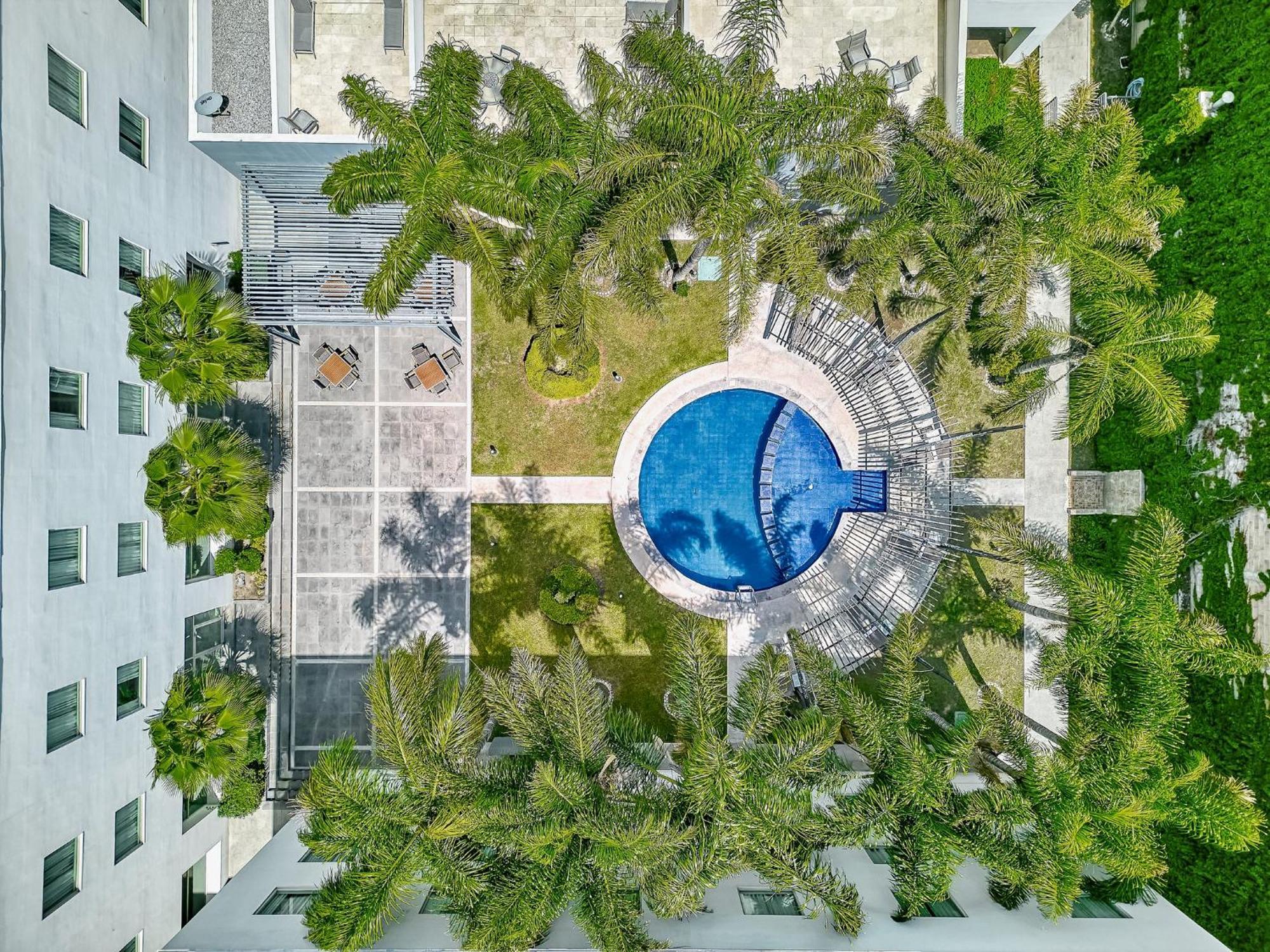 Fiesta Inn Express San Luis Potosi Oriente Екстер'єр фото