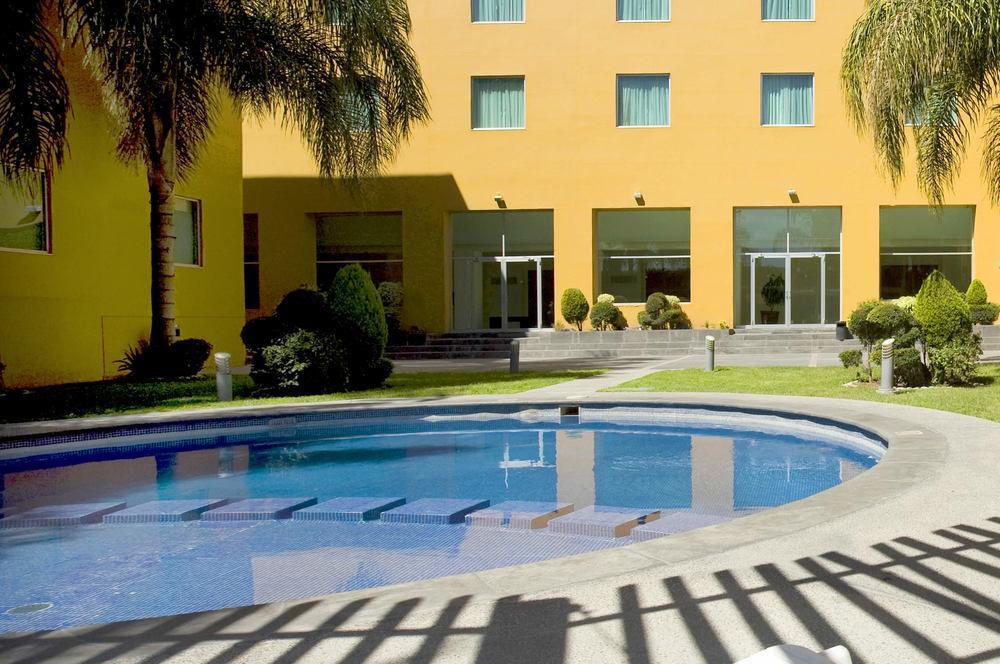 Fiesta Inn Express San Luis Potosi Oriente Екстер'єр фото