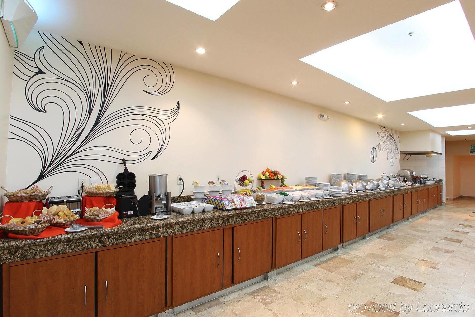 Fiesta Inn Express San Luis Potosi Oriente Екстер'єр фото