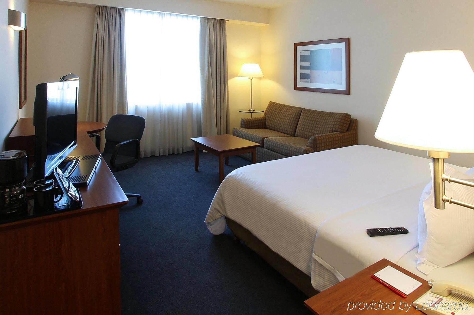 Fiesta Inn Express San Luis Potosi Oriente Екстер'єр фото
