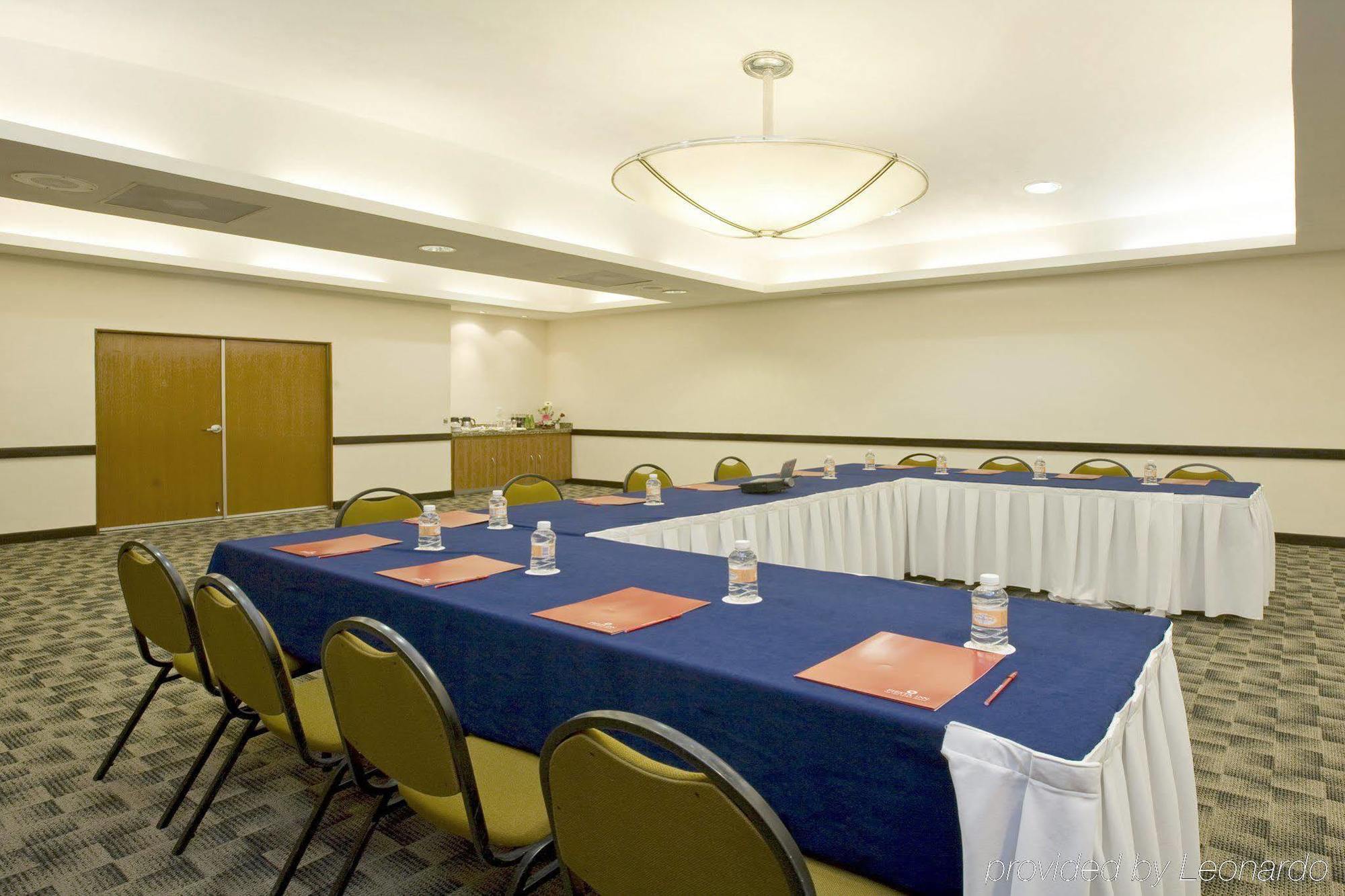 Fiesta Inn Express San Luis Potosi Oriente Екстер'єр фото