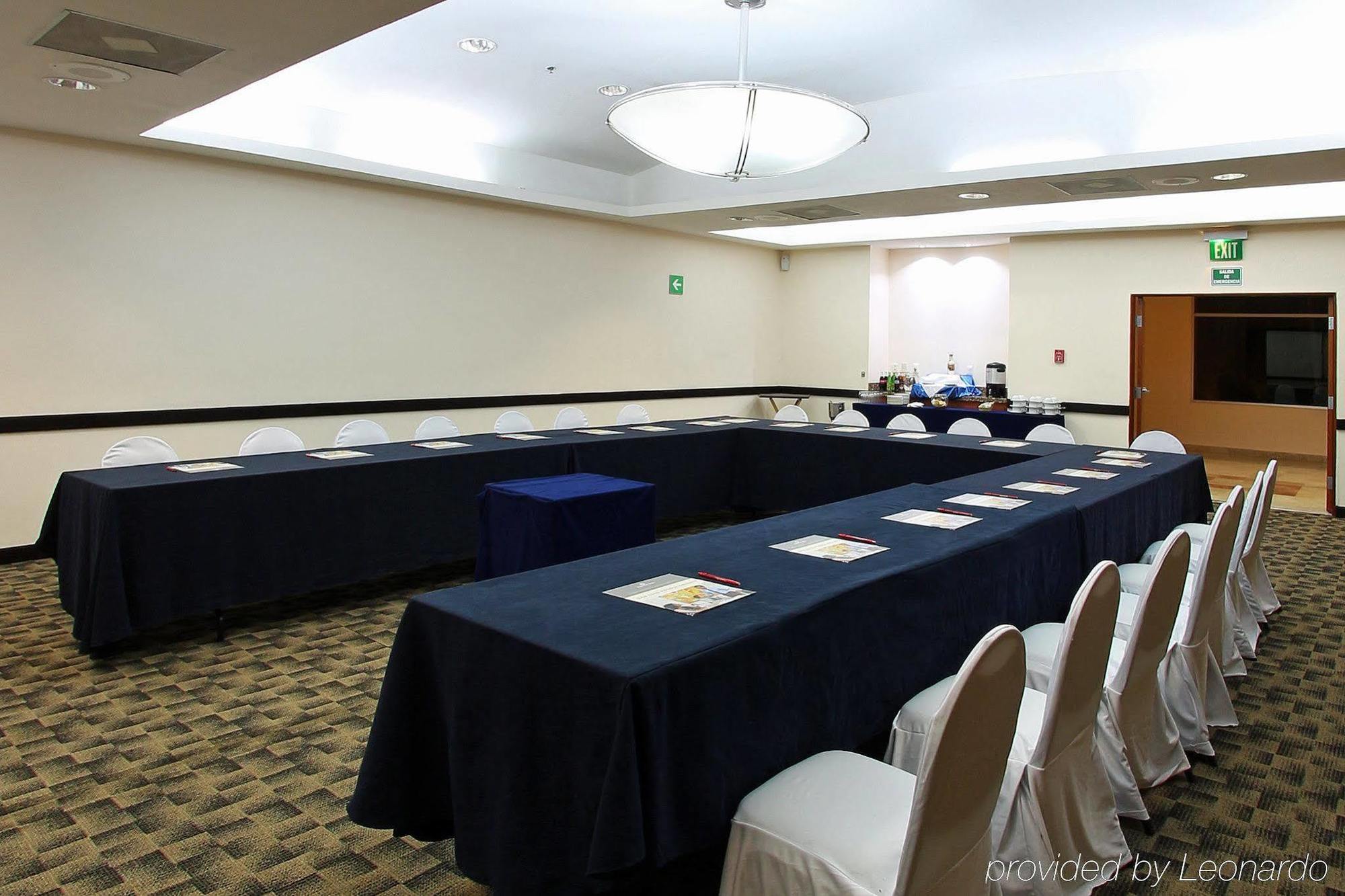 Fiesta Inn Express San Luis Potosi Oriente Екстер'єр фото