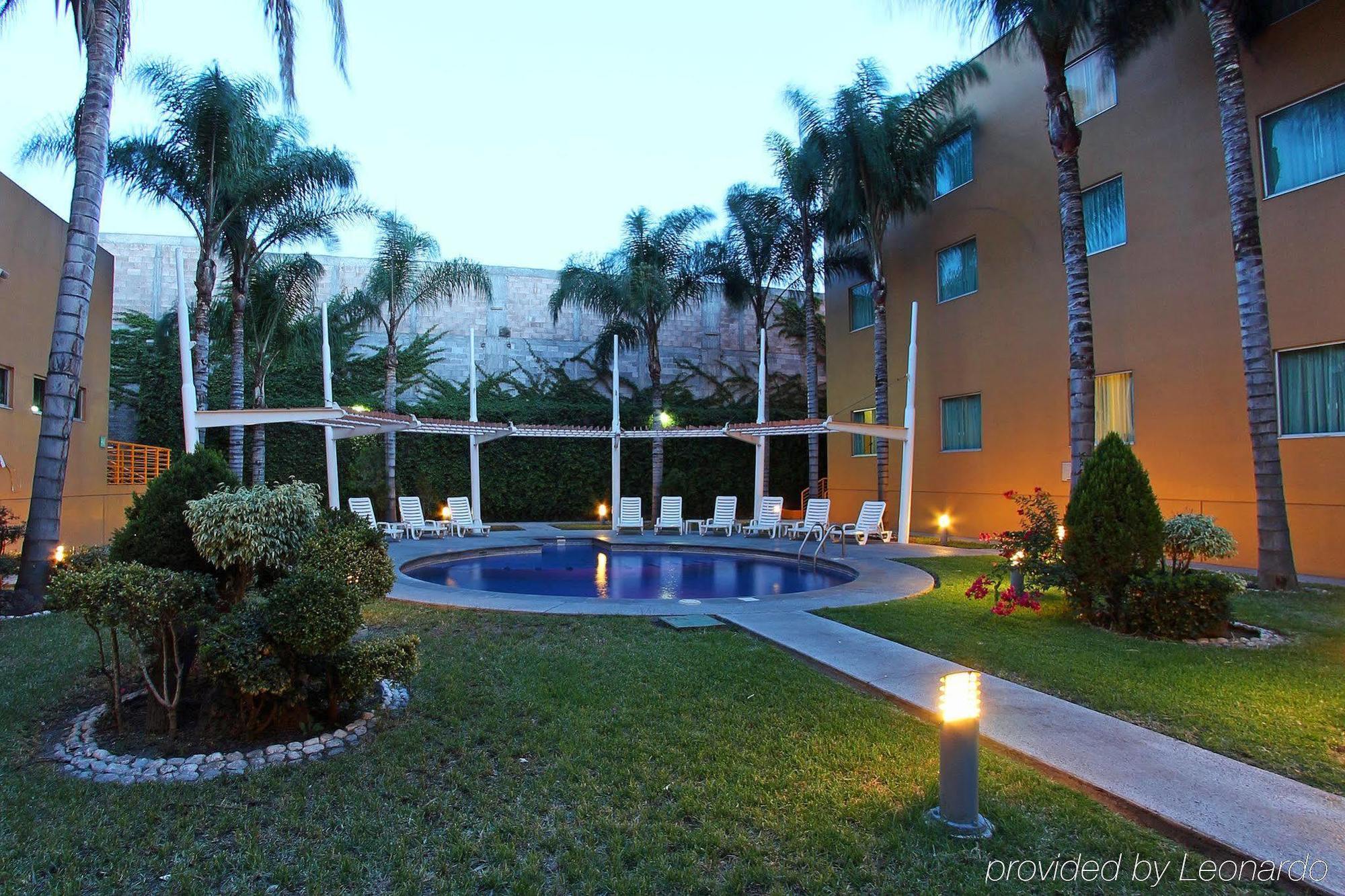 Fiesta Inn Express San Luis Potosi Oriente Екстер'єр фото